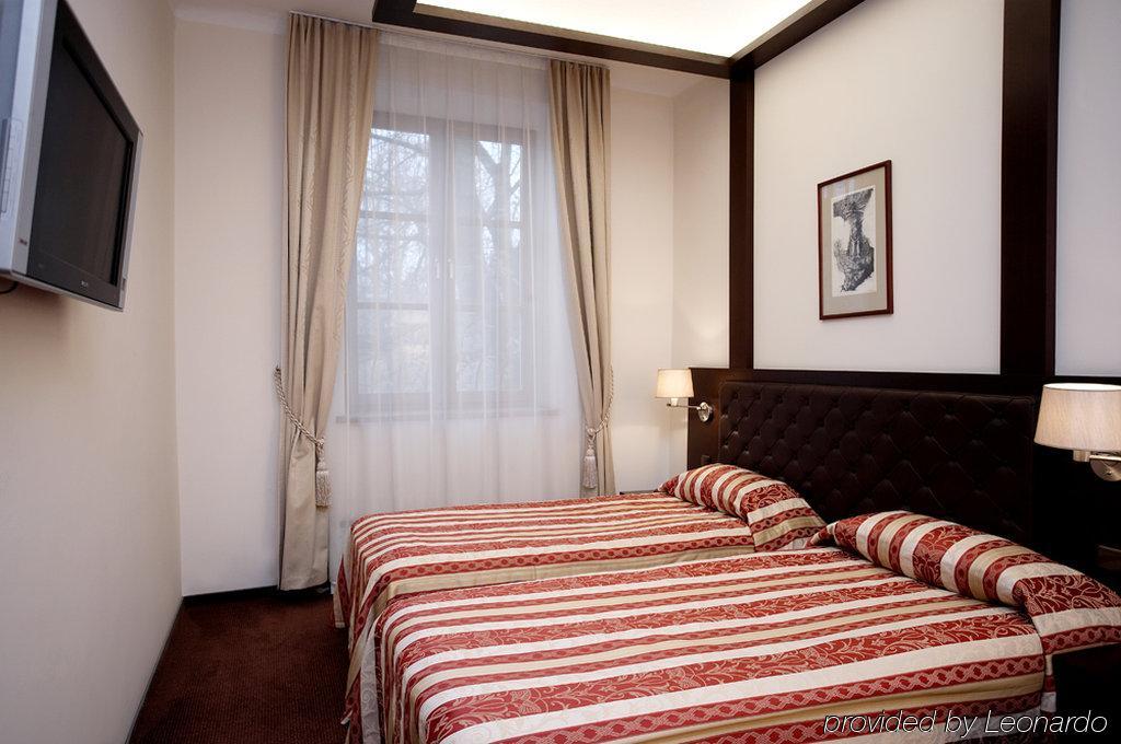 Amberton Cozy Hotel Kaunas Room photo